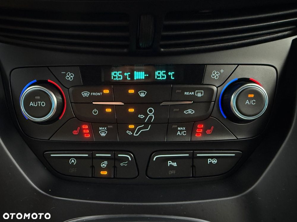 Ford Kuga 2.0 TDCi 4WD Titanium - 25