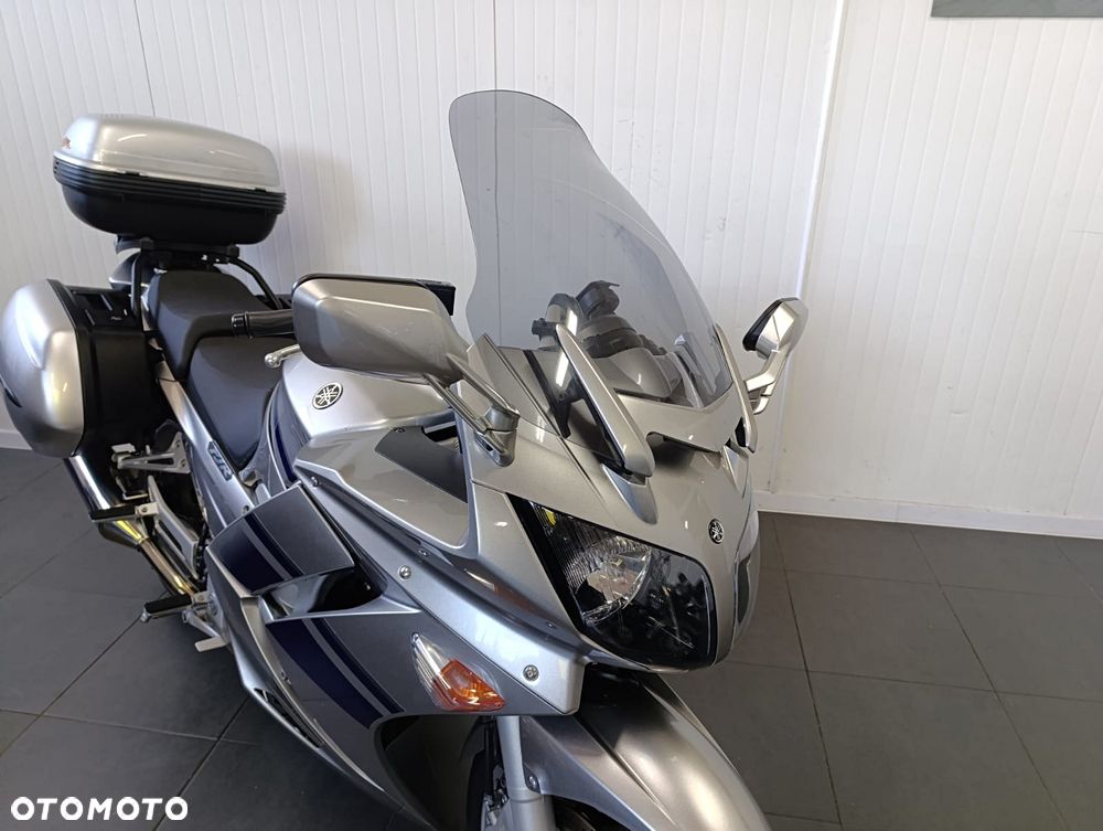 Yamaha FJR - 16
