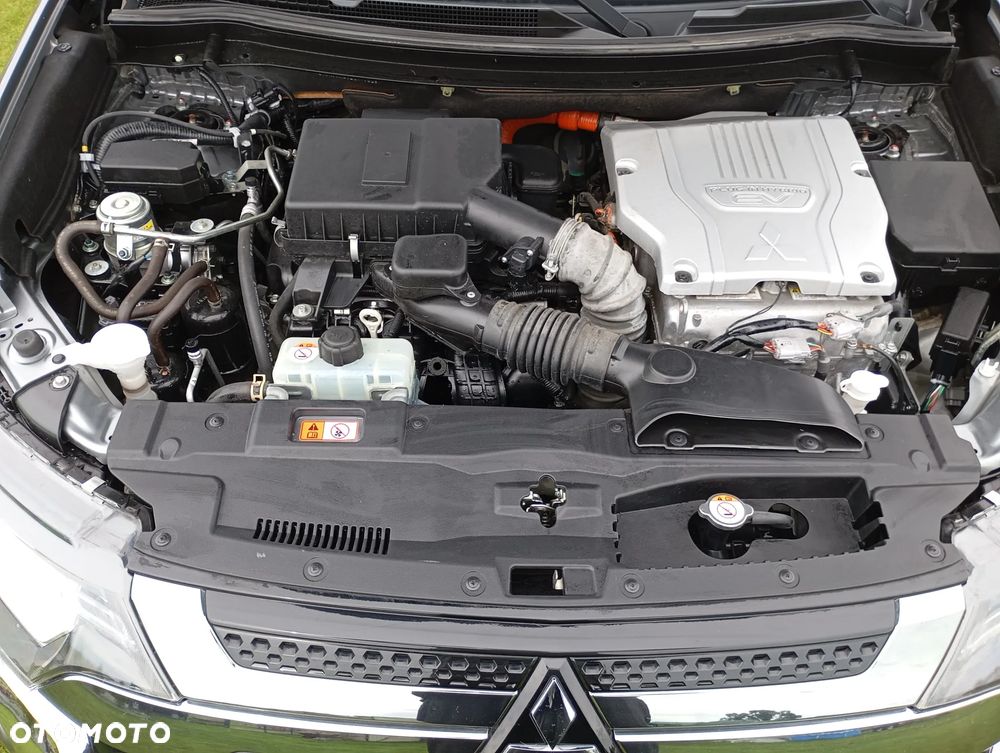 Mitsubishi Outlander - 18