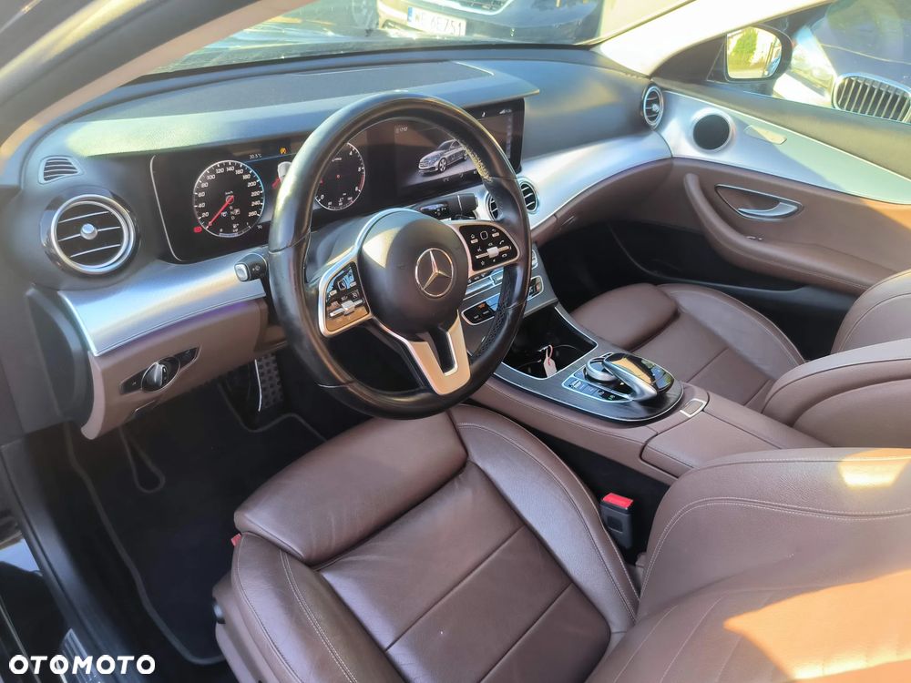 Mercedes-Benz Klasa E 200 d 9G-TRONIC - 18
