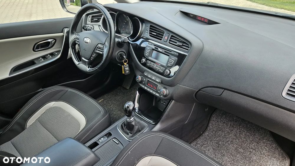 Kia Ceed - 22
