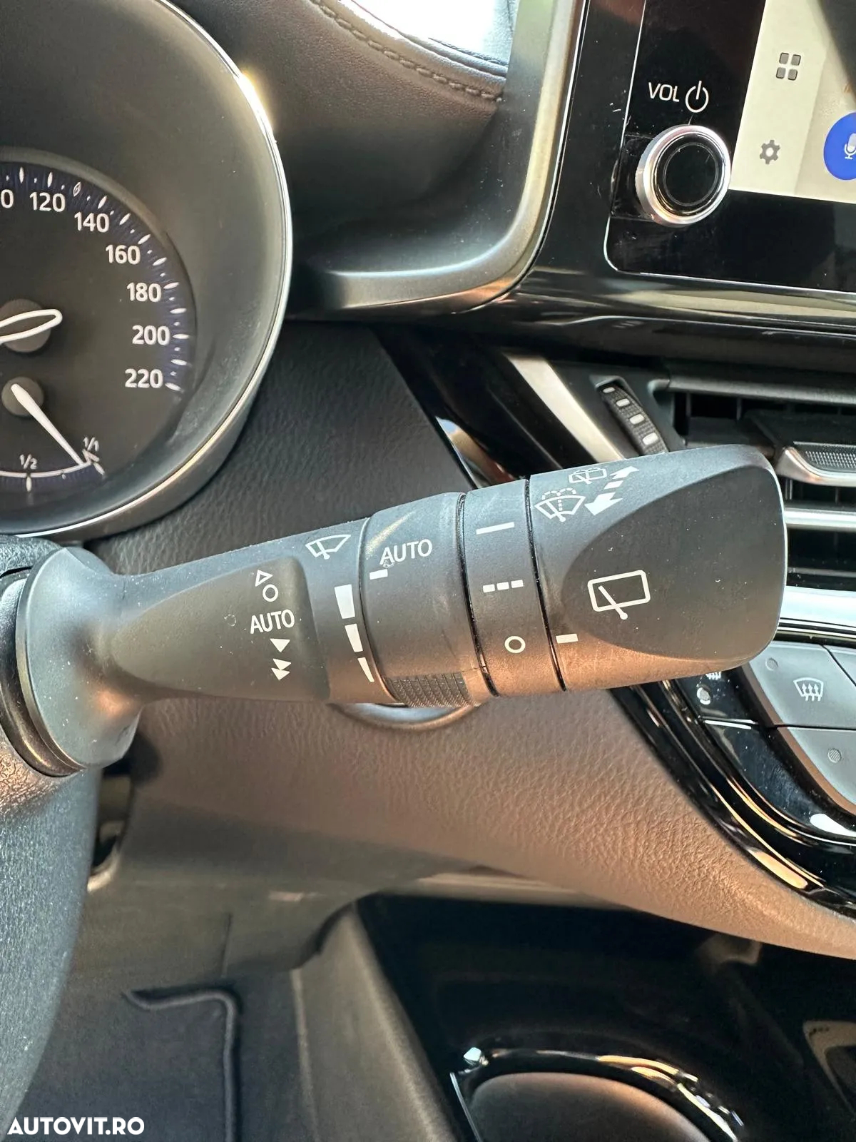 Toyota C-HR 1.8 HSD 122 CP 4x2 CVT Cult - 35