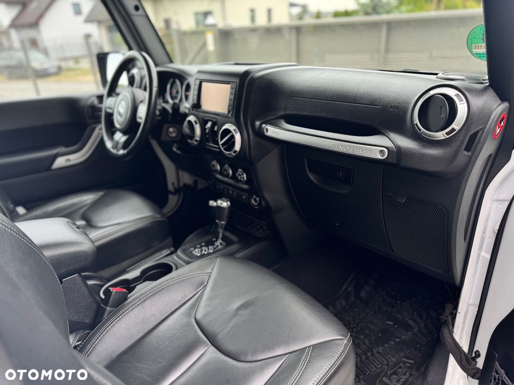 Jeep Wrangler Unlimited 2.8 CRD Automatik Sahara - 25