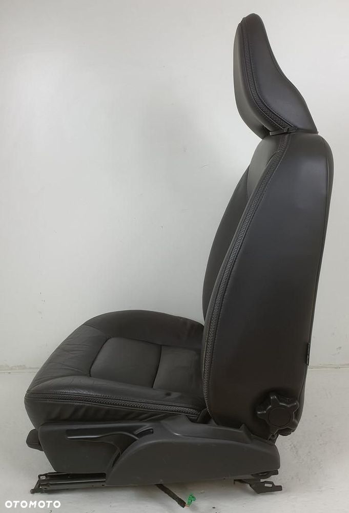 FOTEL KIEROWCY LEWY PRZÓD GRZANY VOLVO XC70 II EUR - 7