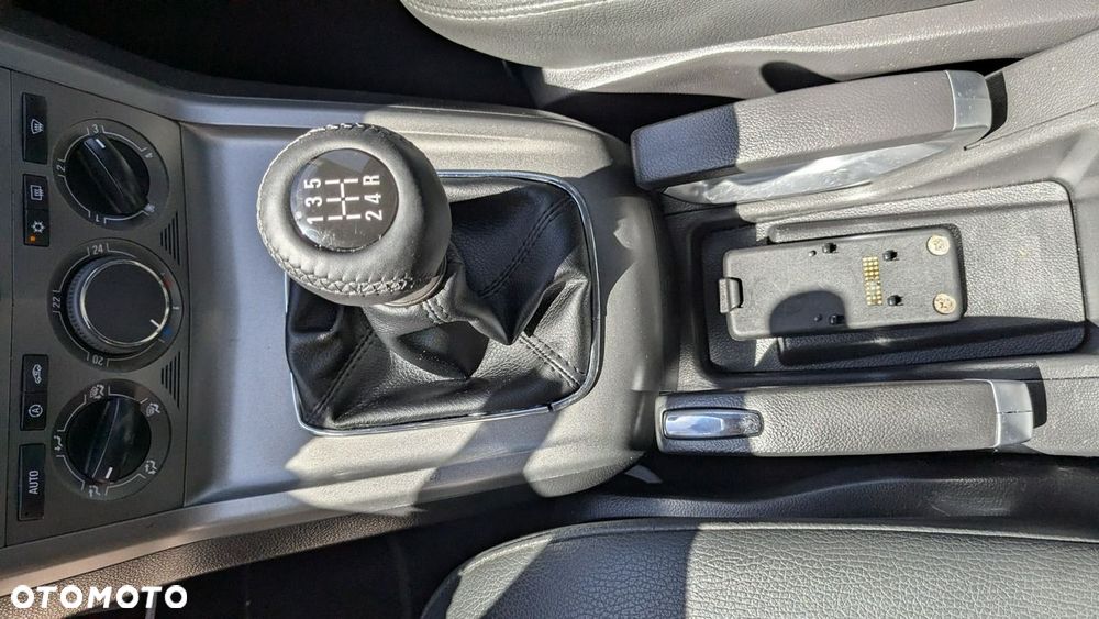 Opel Antara - 26