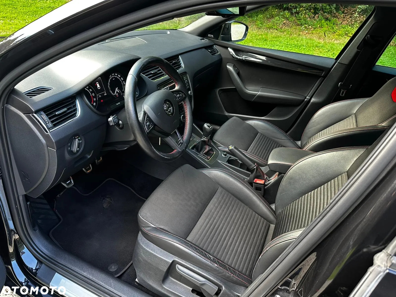 Skoda Octavia Combi 2.0 TDI RS - 18