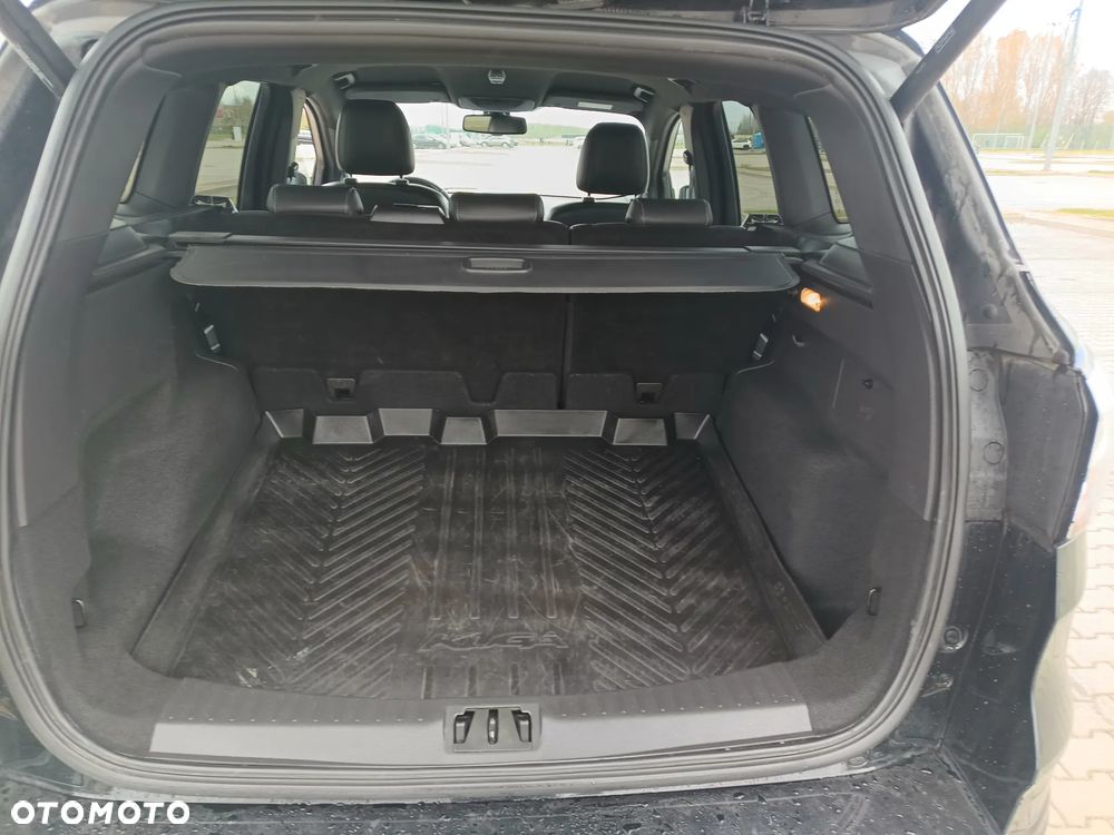 Ford Kuga 1.5 EcoBoost 2x4 ST-Line - 17