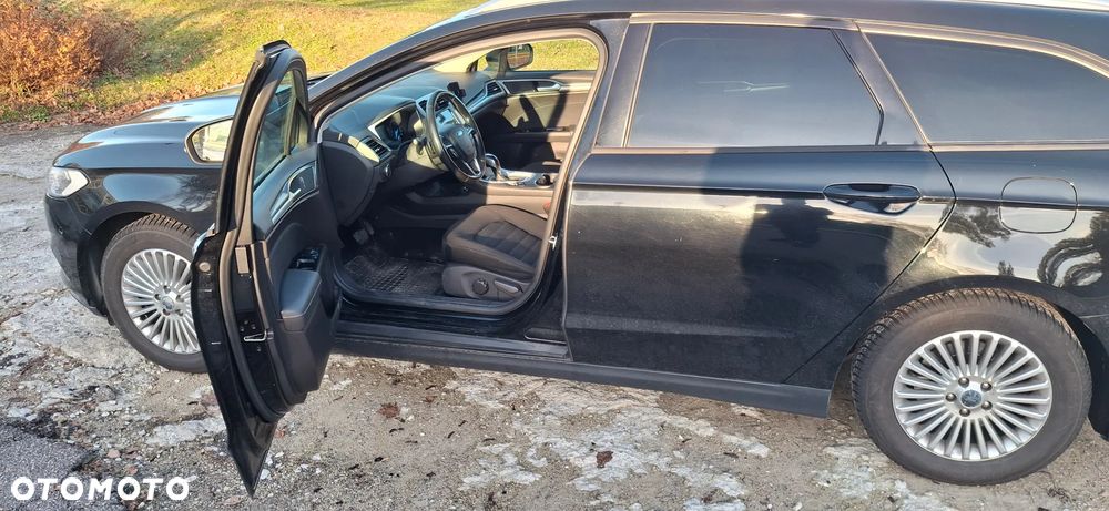 Ford Mondeo - 32