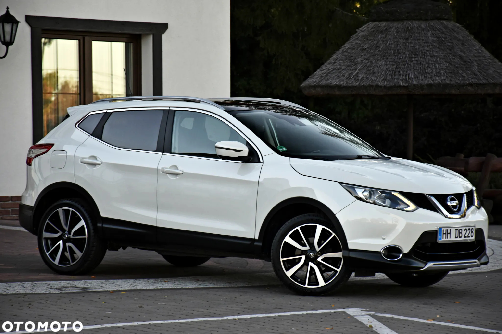 Nissan Qashqai 1.2 DIG-T Xtronic TEKNA+ - 6