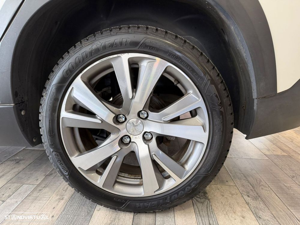 Peugeot 2008 1.2 PureTech Allure Pack EAT8 - 30