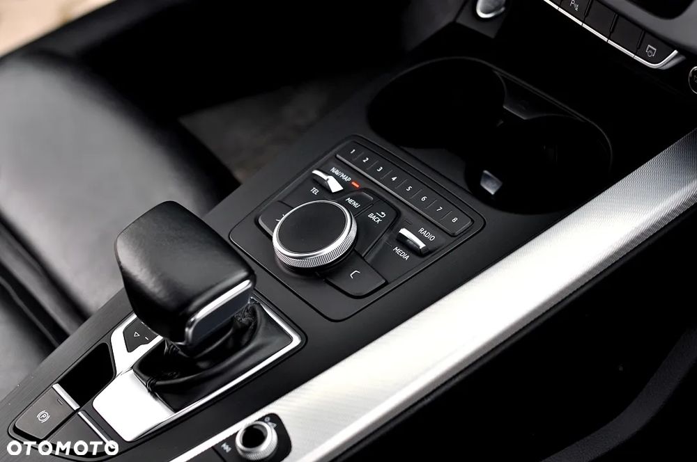 Audi A4 Avant 2.0 TDI S tronic - 32