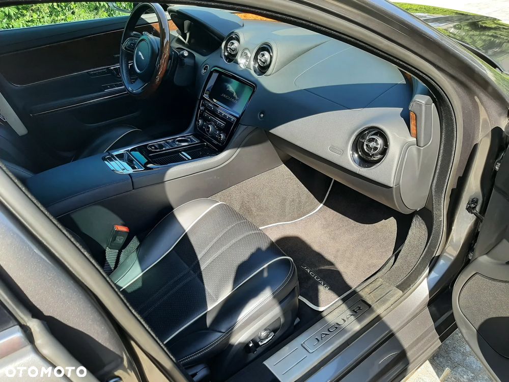 Jaguar XJ 3.0 V6 Kompressor AWD R-Sport - 14