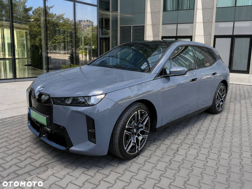 BMW iX - 1