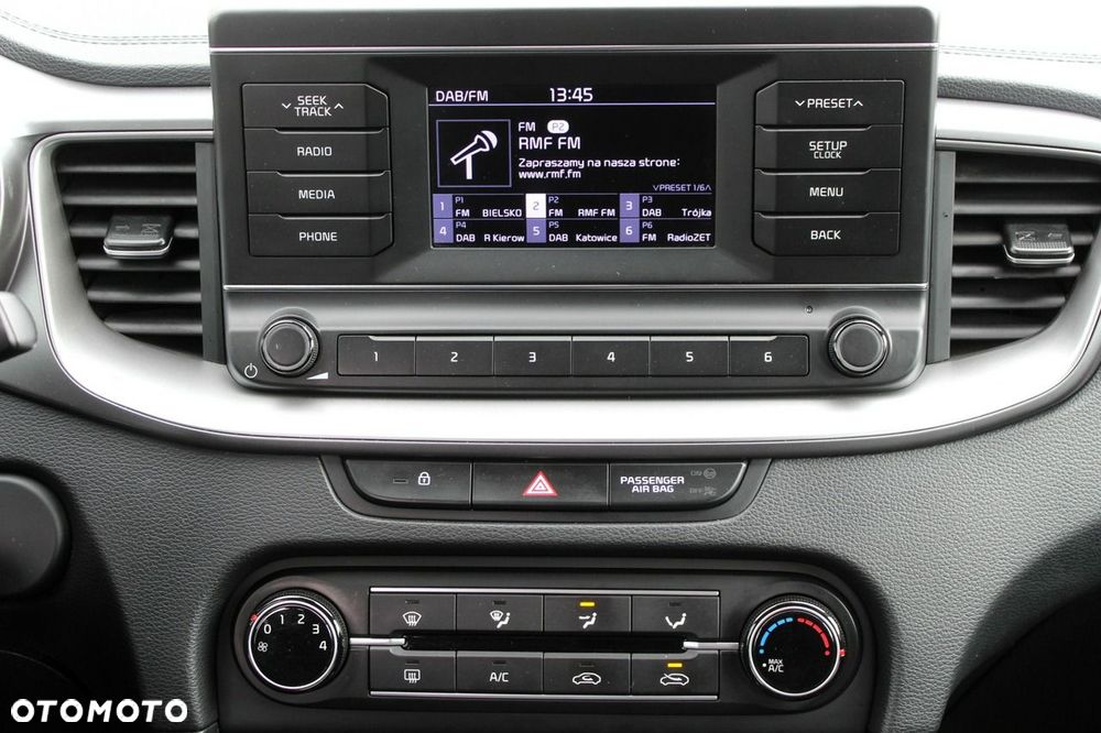 Kia Ceed 1.6 CRDi mHEV M - 16