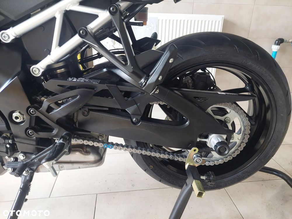 Suzuki GSX 1000 - 14