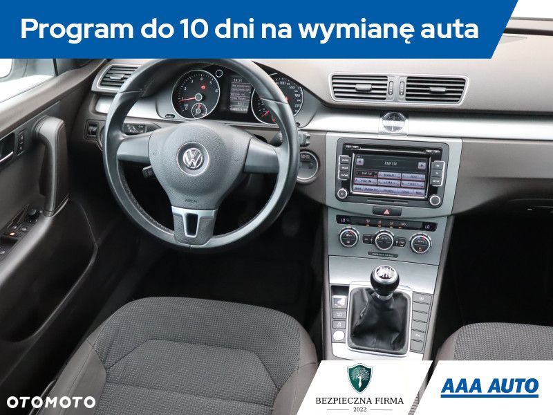 Volkswagen Passat - 9