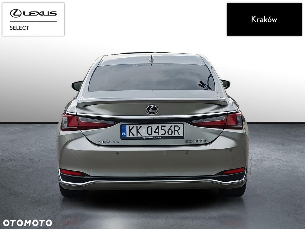 Lexus ES 300h Business Edition - 4