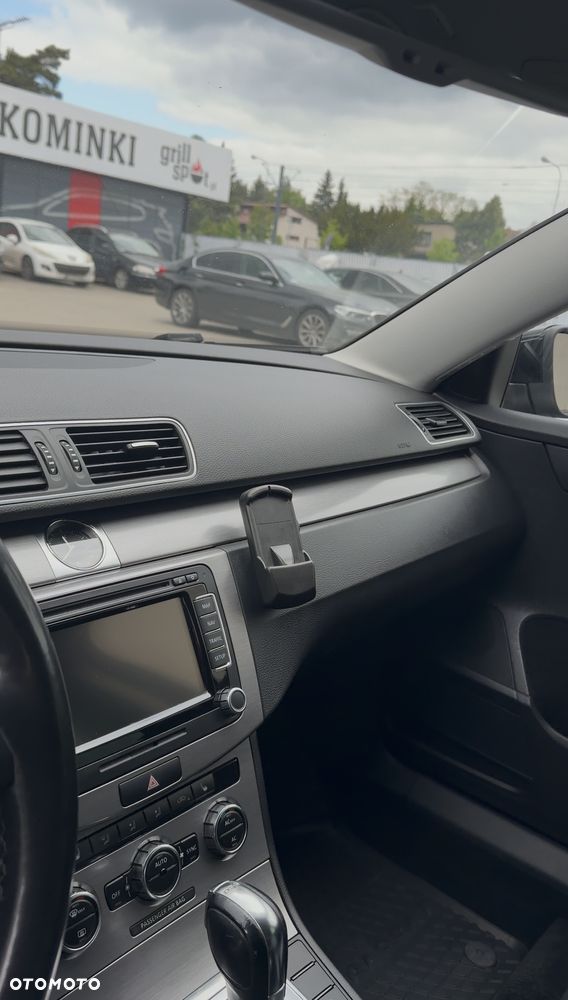 Volkswagen Passat 2.0 TDI DPF DSG Sportline - 9