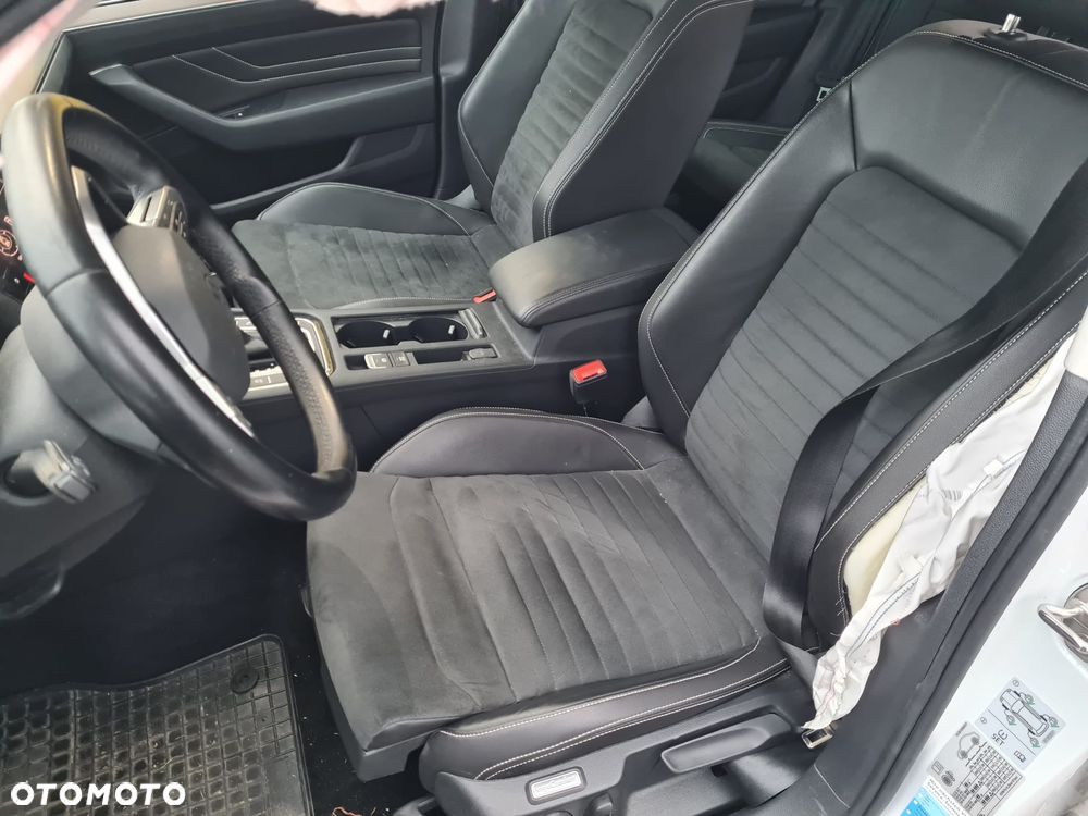 Volkswagen Passat 2.0 TDI SCR Style DSG - 14