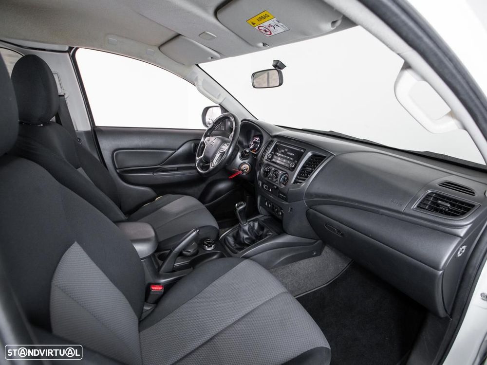 Mitsubishi L200 2.4 DI-D CLUB CAB INVITE 3L 4WD - 9