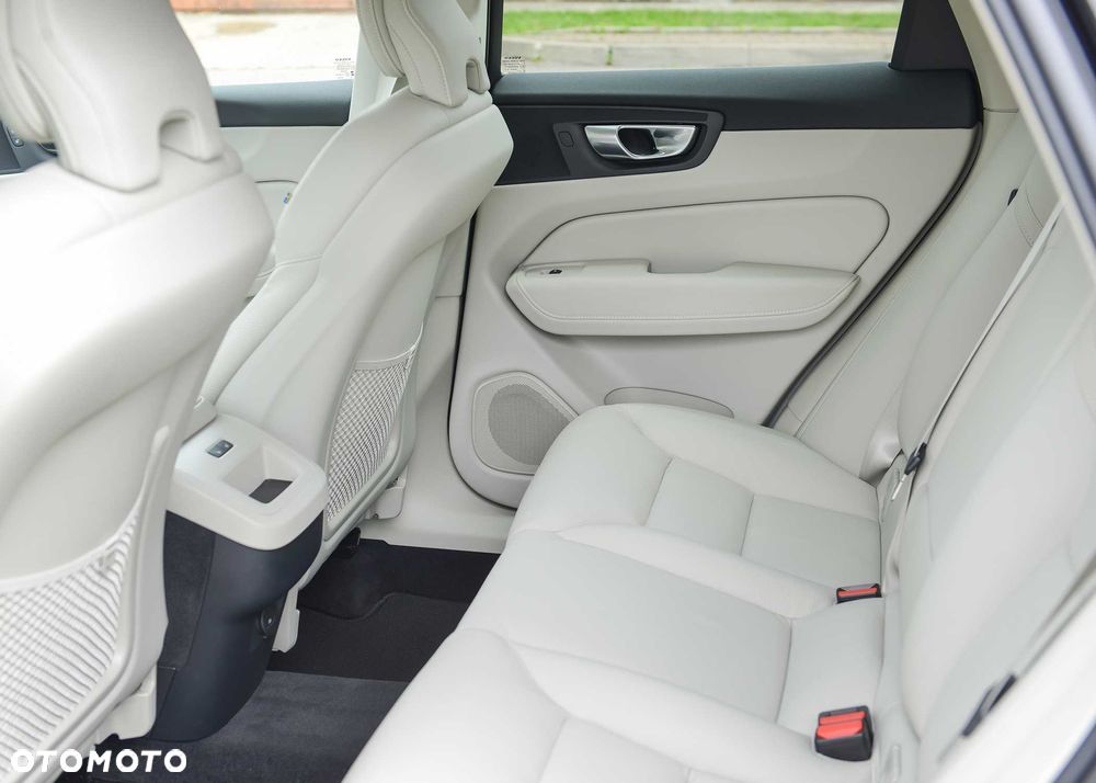 Volvo XC 60 - 8