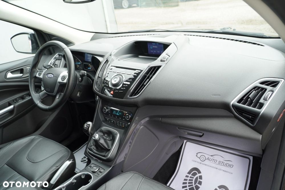 Ford Kuga 2.0 TDCi 2x4 ST-Line - 9