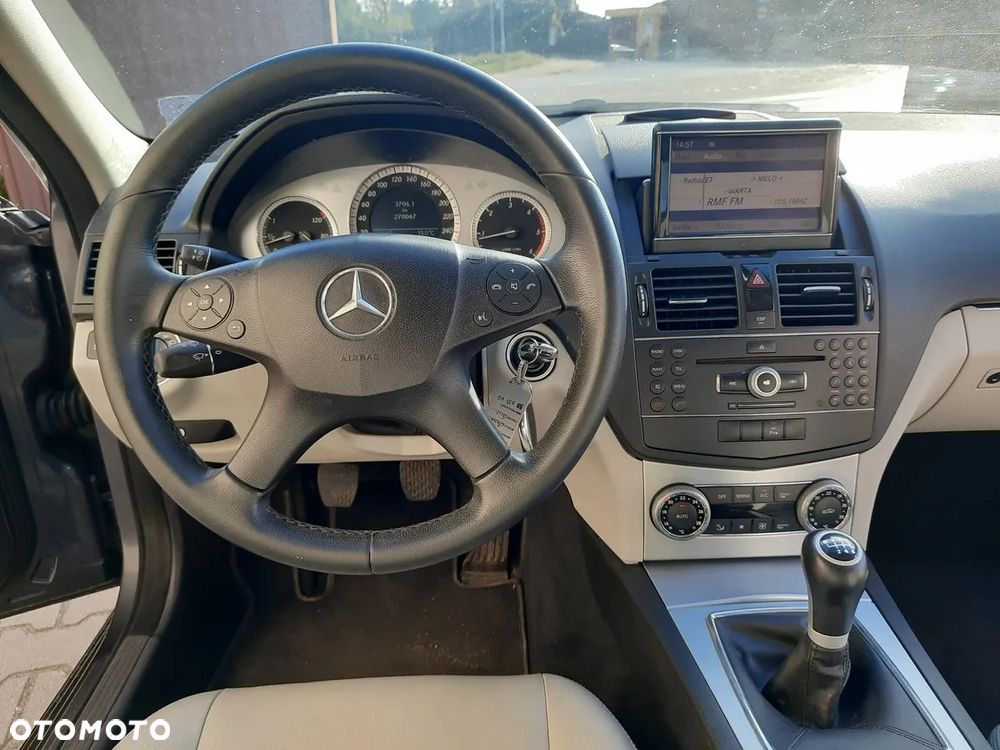 Mercedes-Benz Klasa C 220 CDI Avantgarde - 22