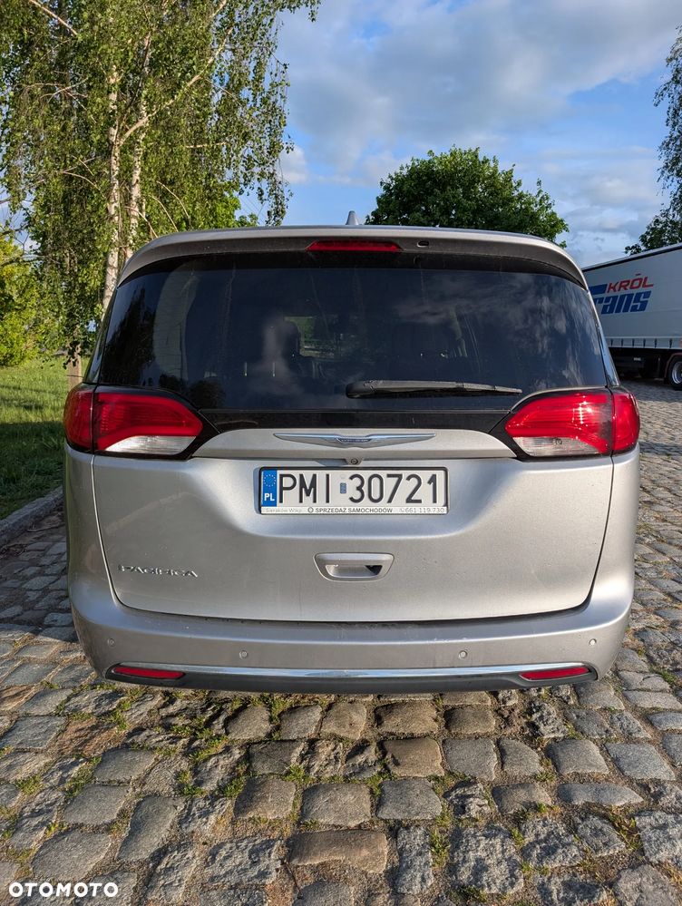 Chrysler Pacifica - 6