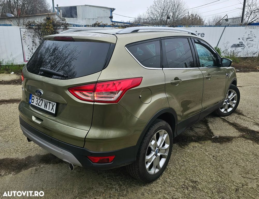 Ford Kuga 2.0 TDCi Powershift 4WD Titanium - 3