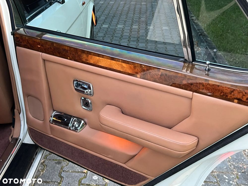 Rolls-Royce Silver Spur - 23