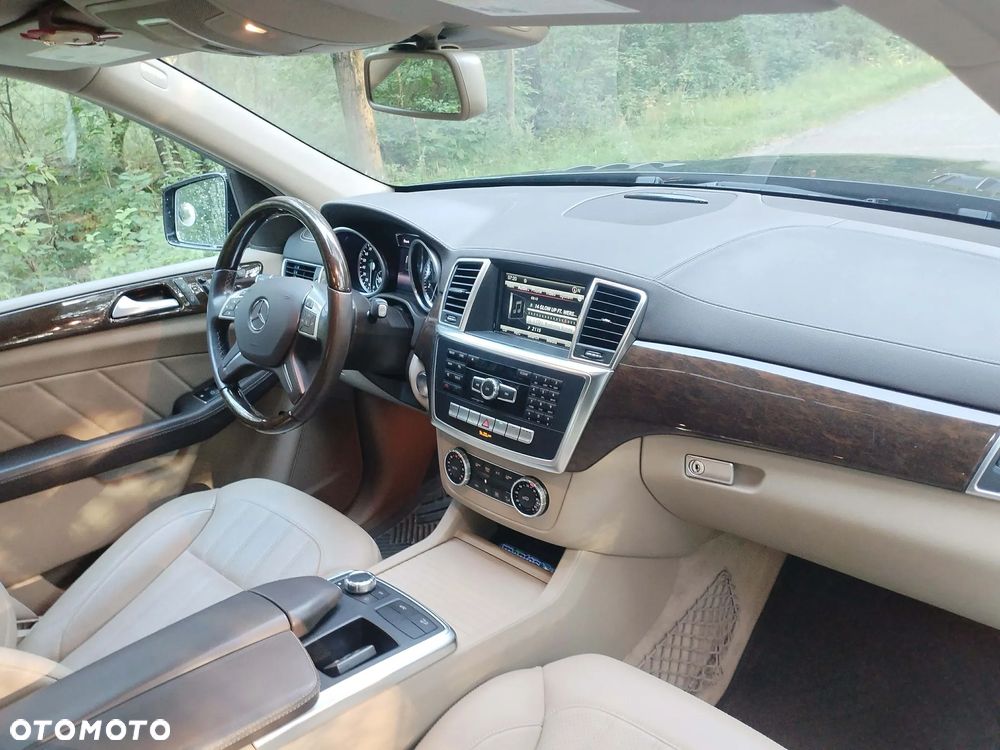 Mercedes-Benz GL 400 4Matic 7G-TRONIC - 14