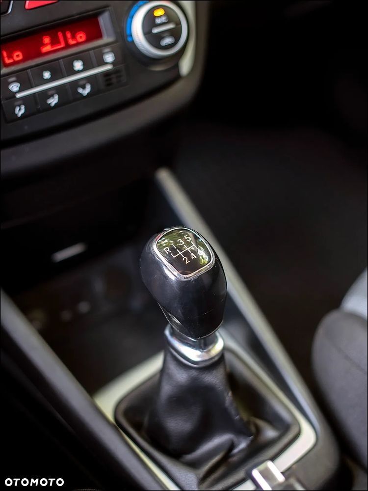 Kia Ceed - 28