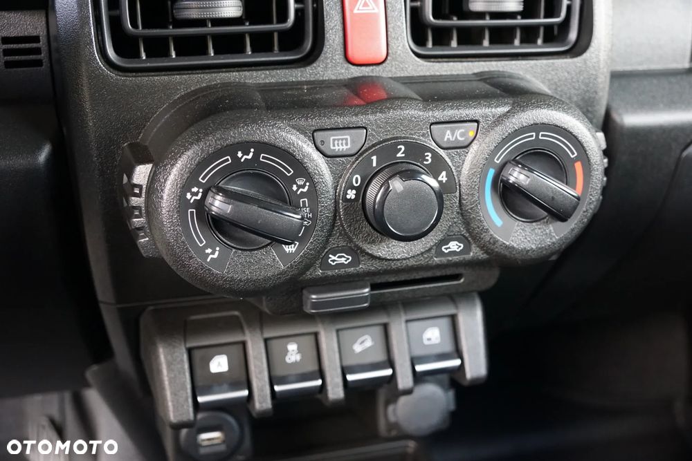 Suzuki Jimny 1.5 Comfort - 23