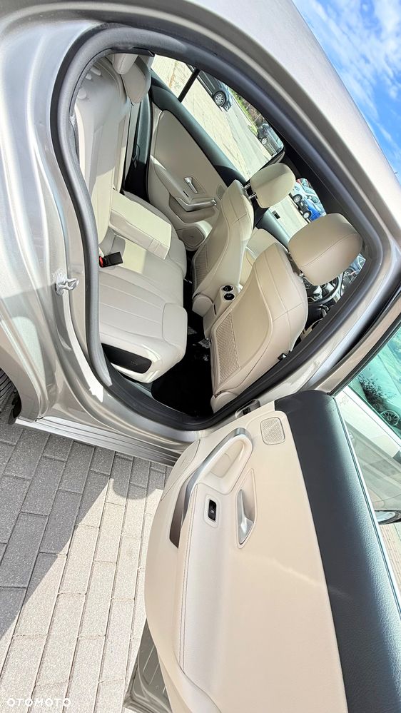 Mercedes-Benz Klasa A 220 4-Matic 7G-DCT - 15