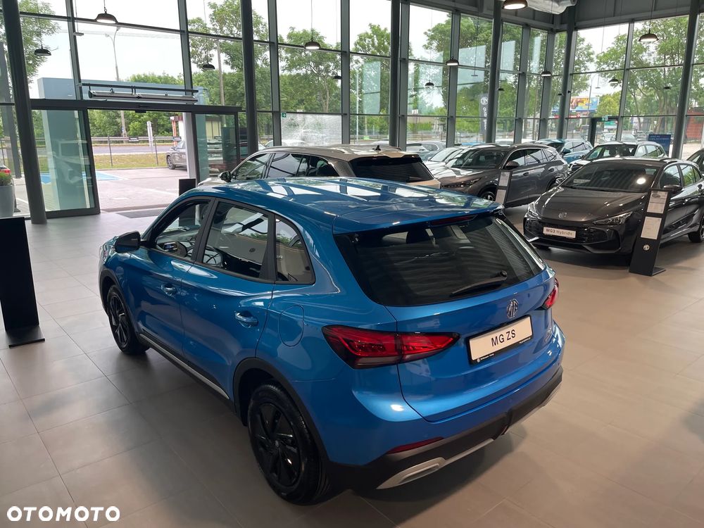 MG ZS Hybrid+ - 11