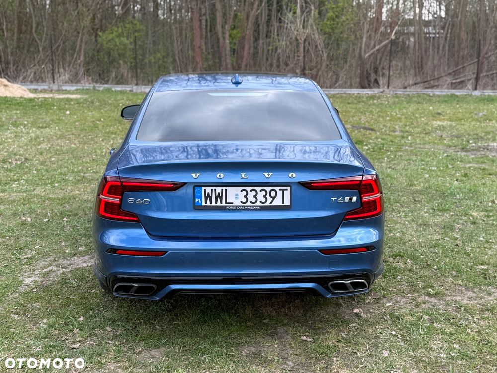 Volvo S60 T6 AWD R-Design - 8