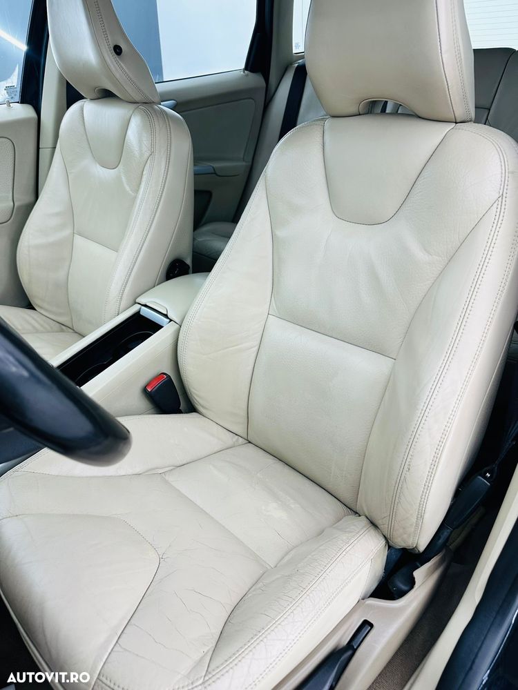 Volvo XC 60 D4 AWD Momentum - 13