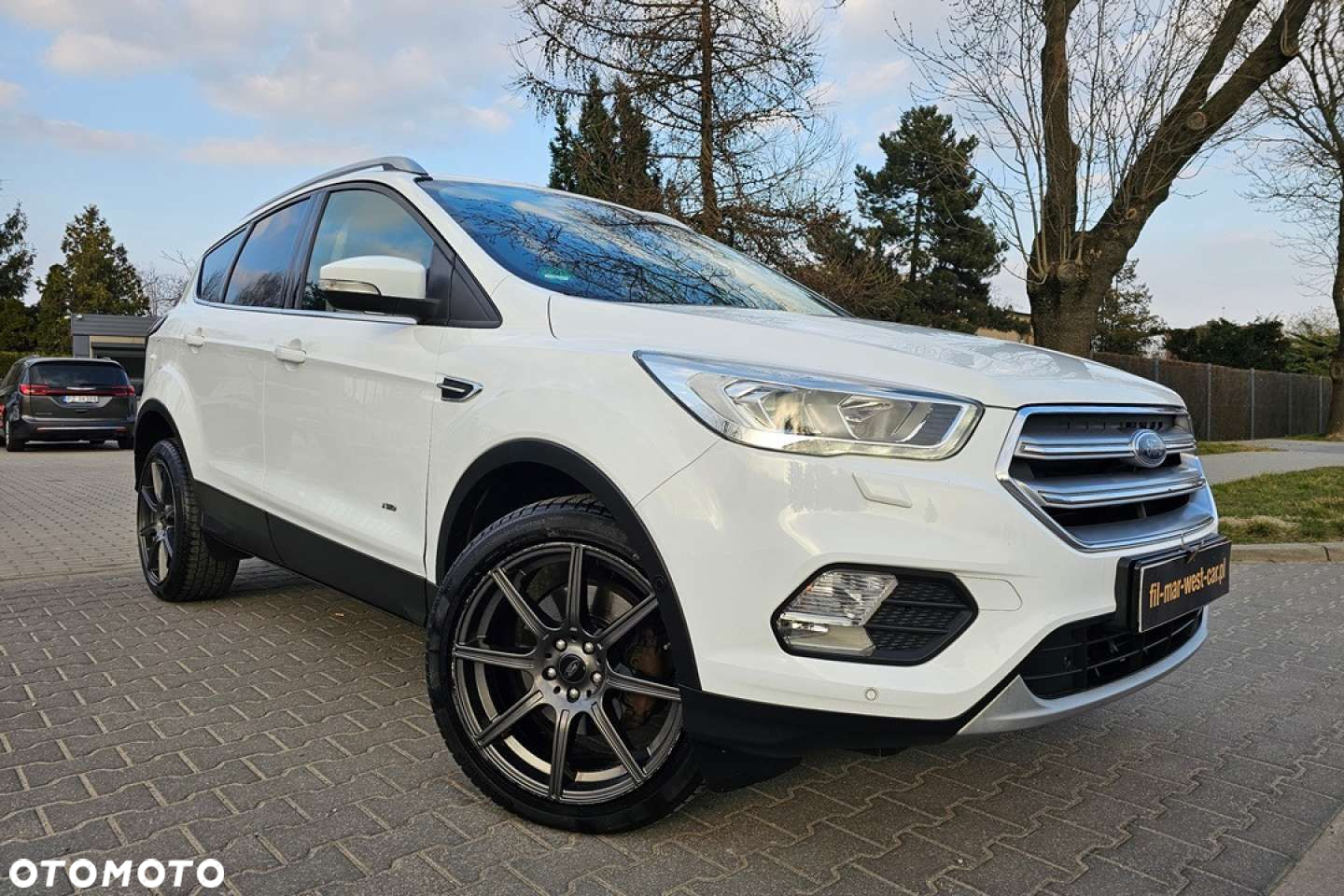 Ford Kuga - 3