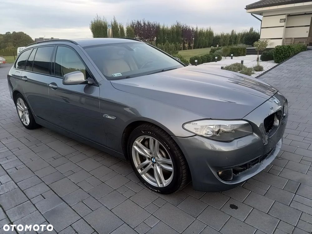 BMW Seria 5 525d xDrive Sport-Aut - 4