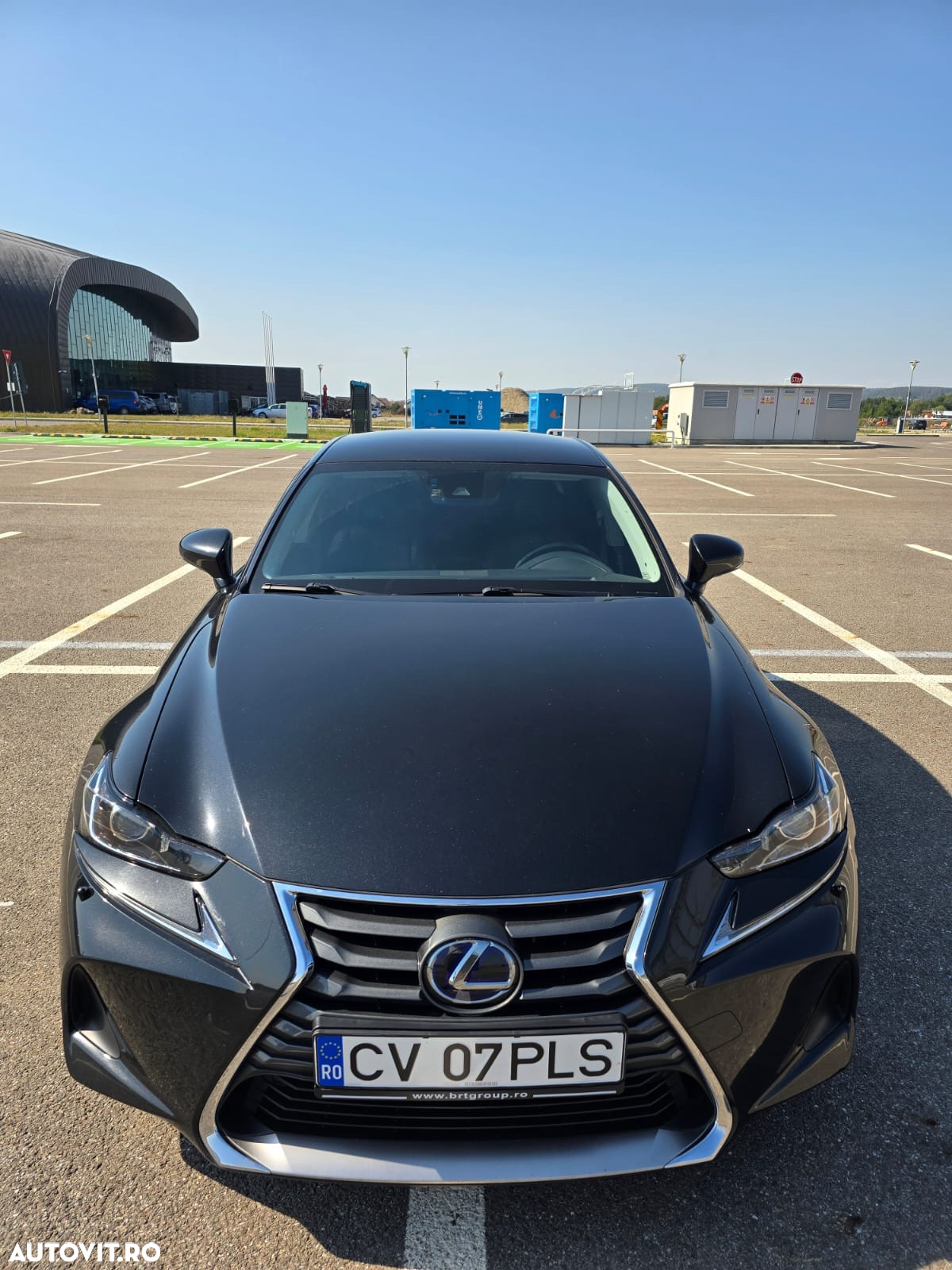 Lexus Seria IS 300h - 3