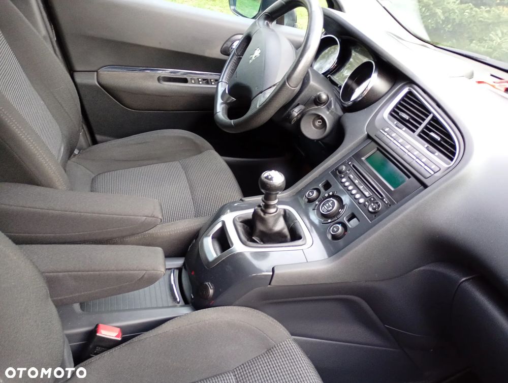Peugeot 5008 - 13