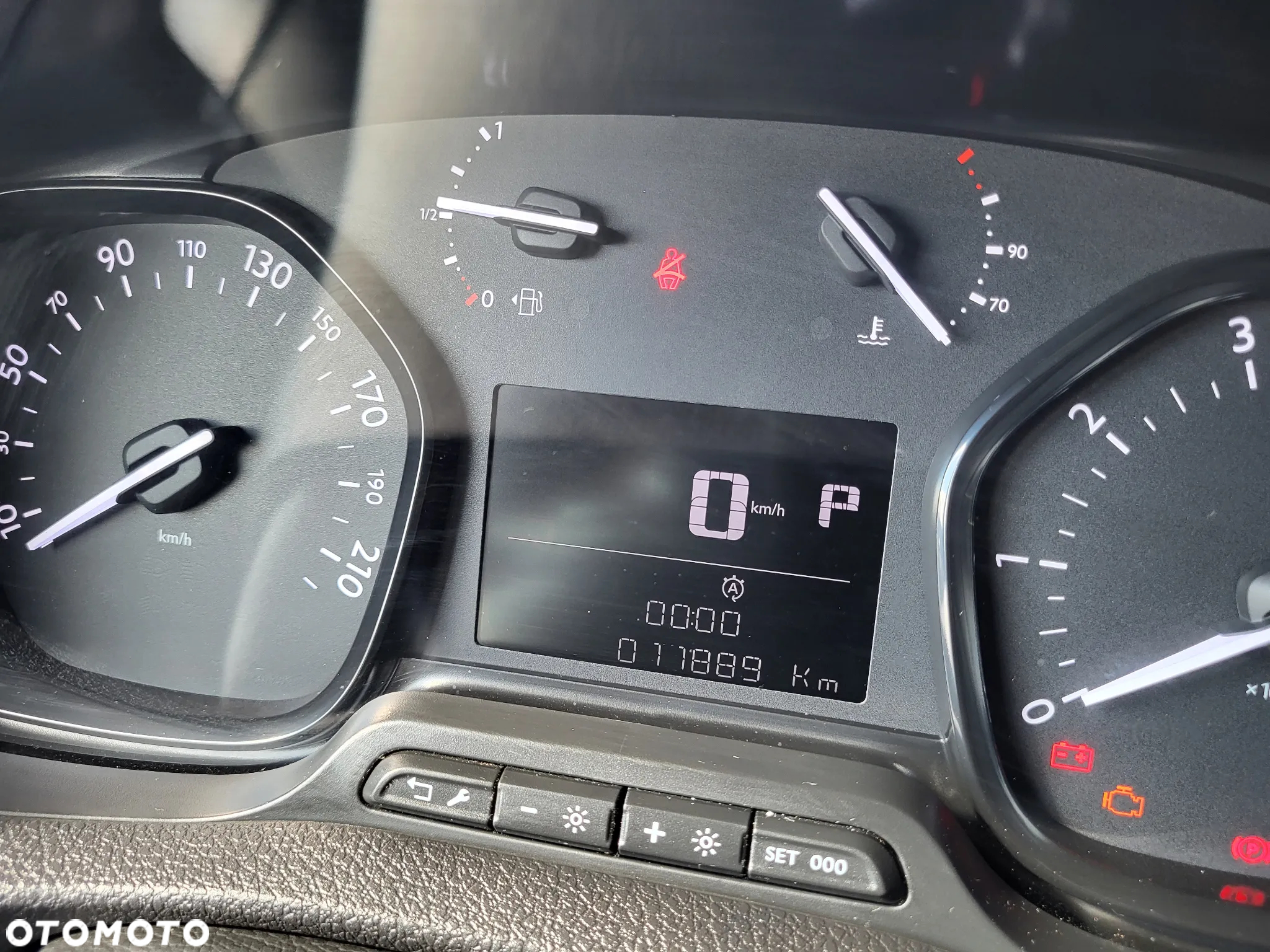 Opel Vivaro - 25