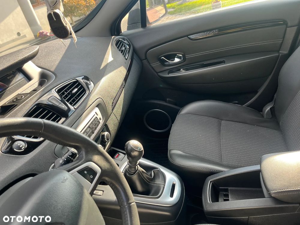 Renault Scenic ENERGY TCe 115 Bose Edition - 9