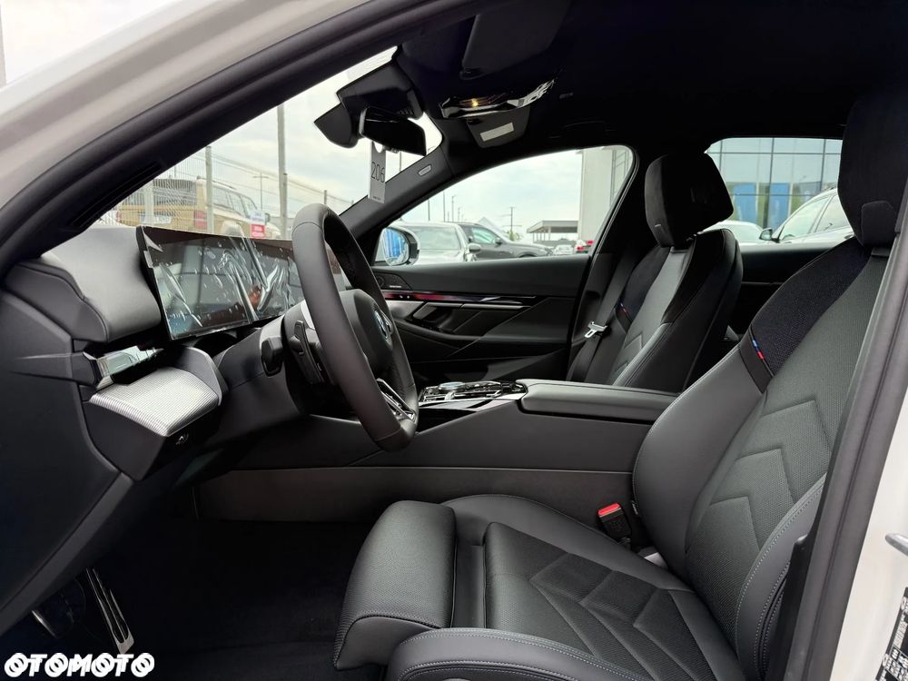 BMW Seria 5 530e PHEV M Sport - 16