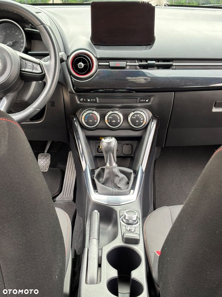 Mazda 2 - 24