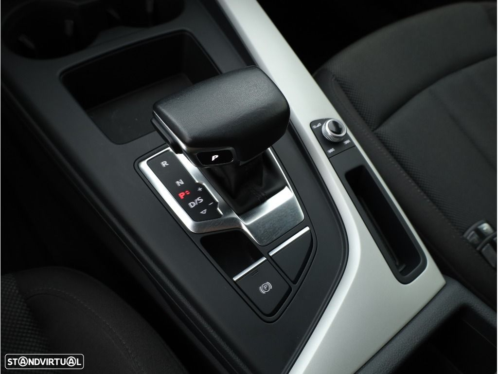 Audi A4 Avant 30 TDI Advanced S tronic - 13