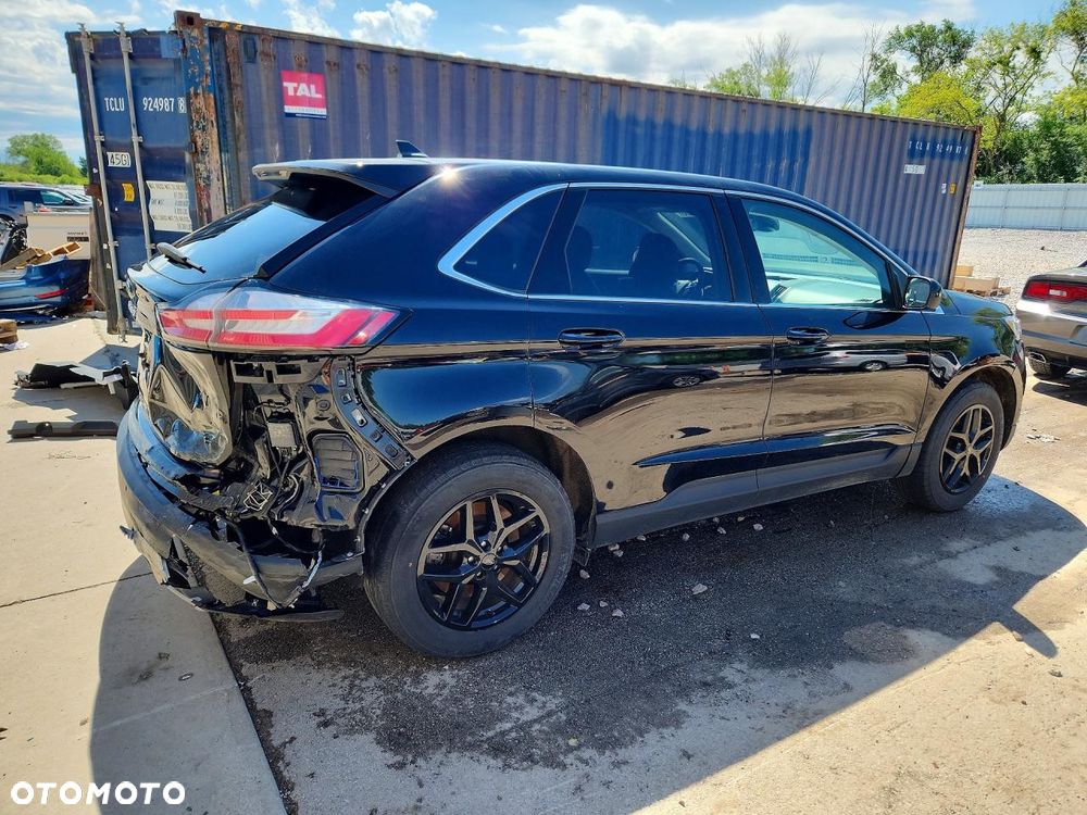 Ford Edge - 4