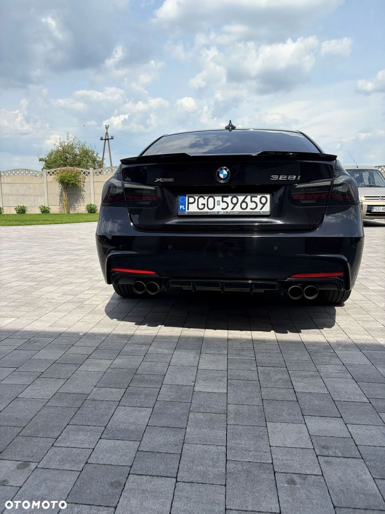 BMW Seria 3 328i xDrive Luxury Line - 6