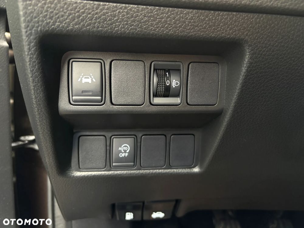 Nissan Qashqai 1.3 DIG-T N-Connecta - 31