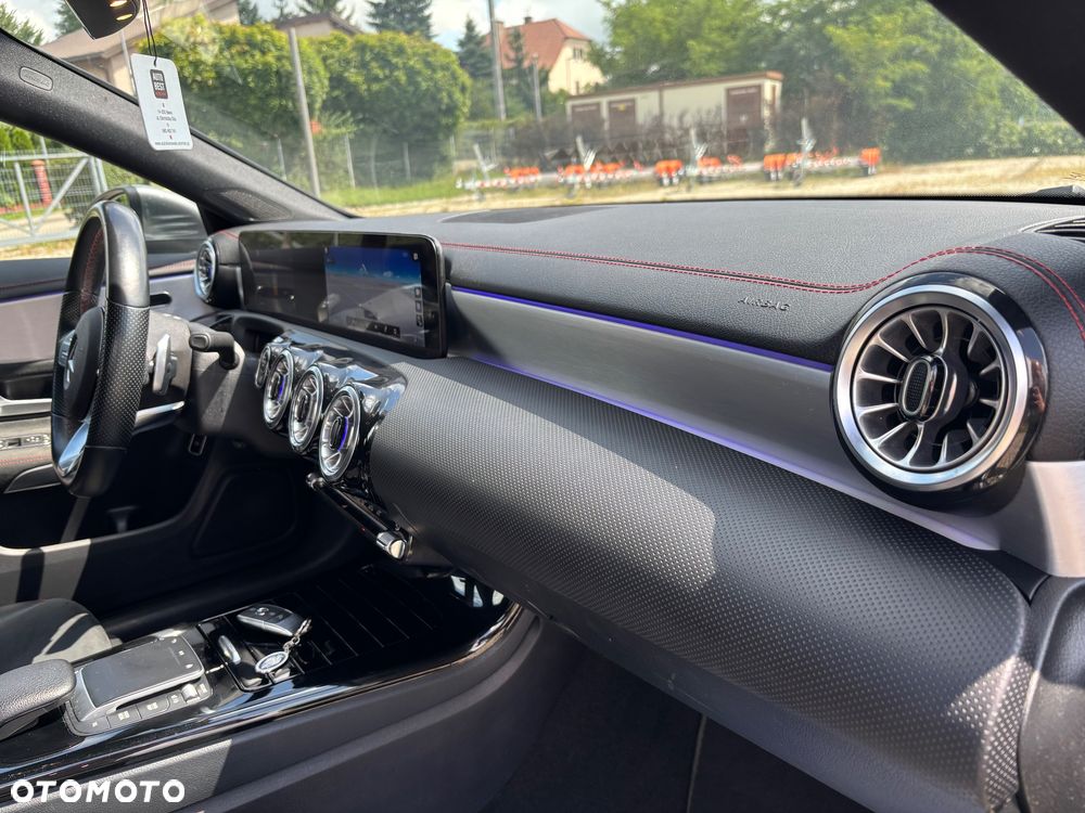 Mercedes-Benz CLA 200 AMG Line 7G-DCT - 26
